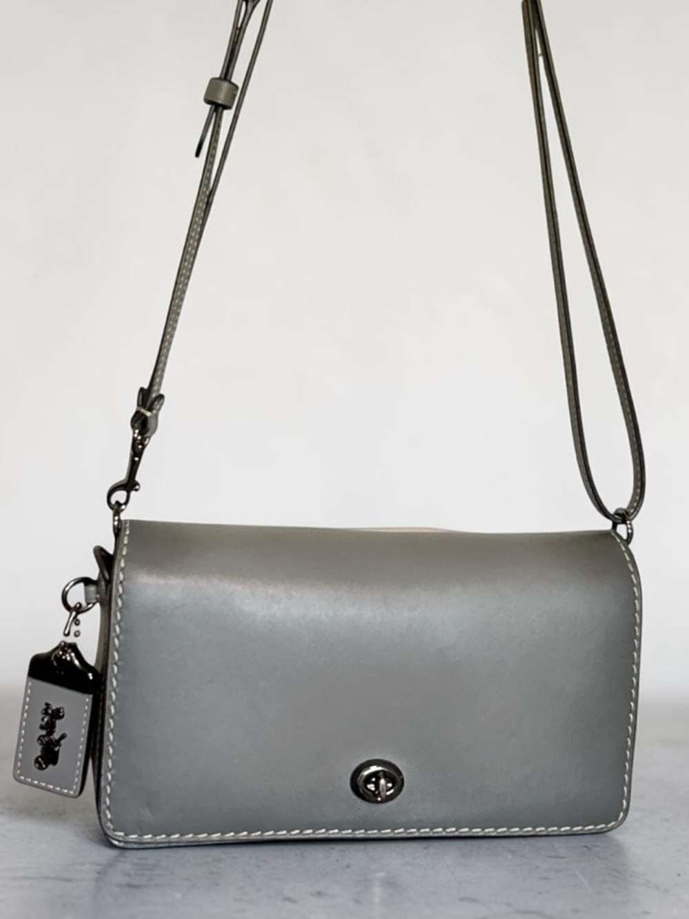 COACH 1941 Dinky Glovetanned Leather in Heather Grey 3Way Convertible Strap